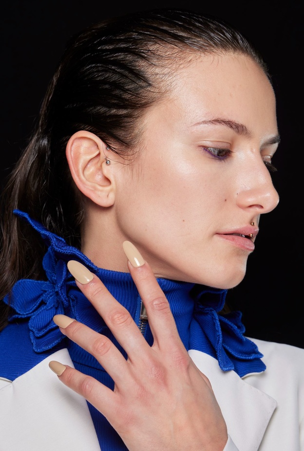 تشقق اليدين والقدمين... إليك الأسباب والعلاجات المجرّبة