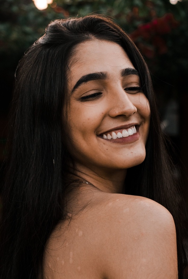 فينير الأسنان..لابتسامة بيضاء مشرقة في أيام رمضان 2023