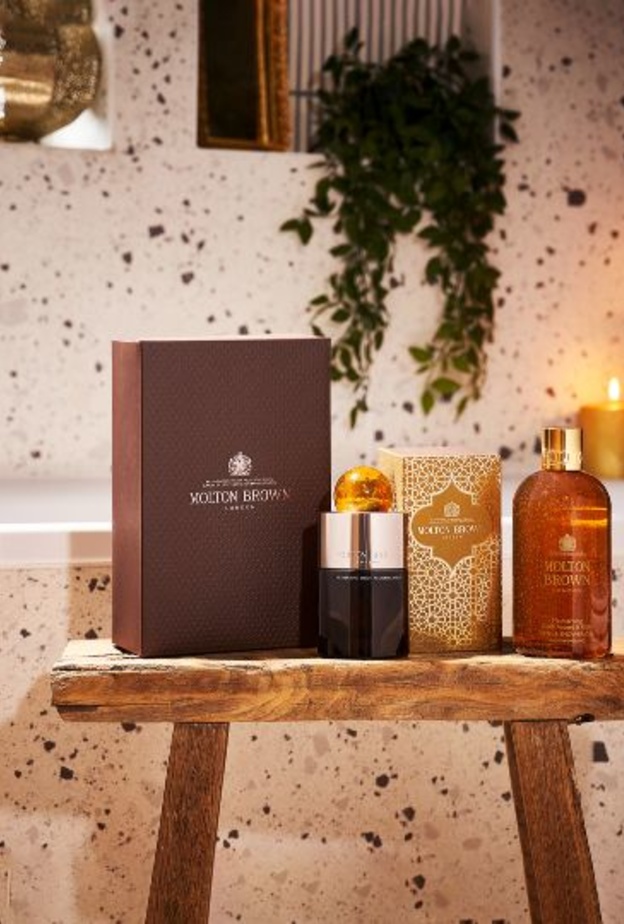 مستحضرات العناية بالبشرة  أثناء الاستحمام