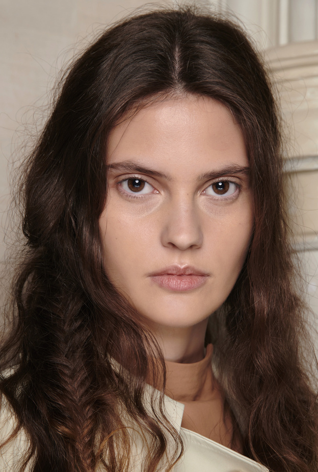 علاجات الهالات الداكنة تحت العينين لتعزيز ثقتك بنفسك