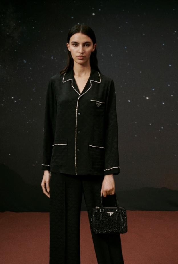 أجواء حصرية نابضة بالحياة في تشكيلة برادا لرمضان والعيد