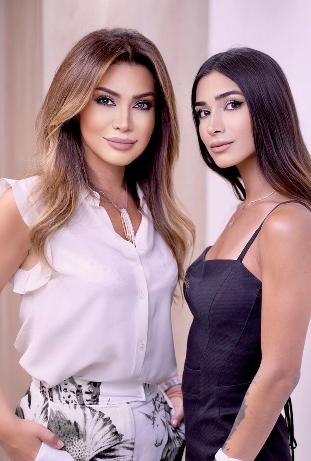 تشابه في الملامح والإتجاهات الجمالية بين النجمات وبناتهن الشابات .. إليك أساليبهن
