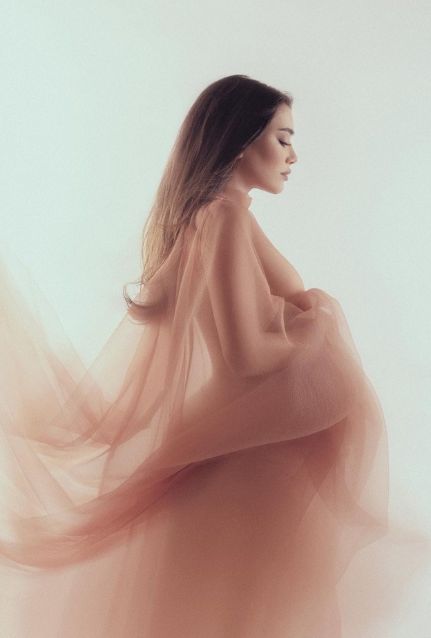 رحلة أناقة جيسيكا عازار خلال الحمل قبل أيام من استقبال مولودها الأول