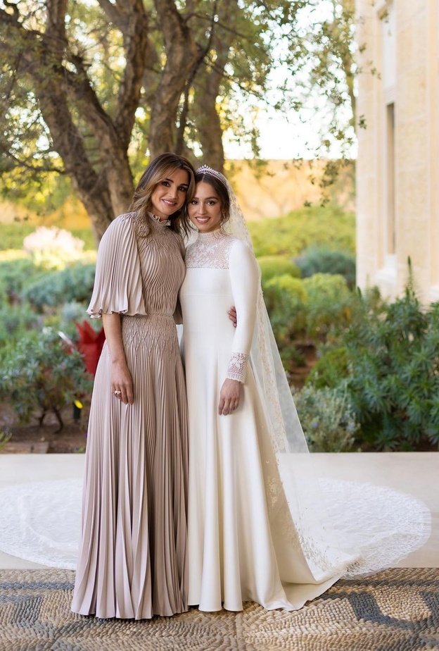 الأميرة إيمان والملكة رانيا