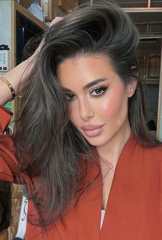 نمط المكياج هذا يجعل وجهك بمظهر الـ Ponytail Lift  كالنجمات ..إليك الخطوات