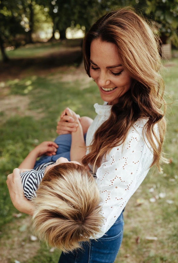 كيف احتفلت العائلة المالكة البريطانية بعيد الأم؟