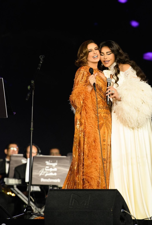 اشتدت المنافسة بين إطلالات مجوهرات أنغام وأحلام