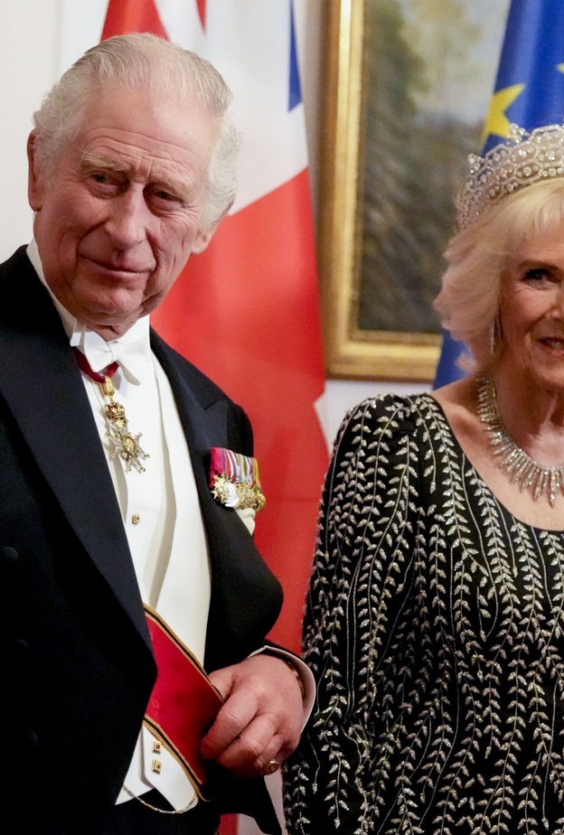 ما قصة تاج كاميلا باركر الذي ارتدته في آخر ظهور لها؟