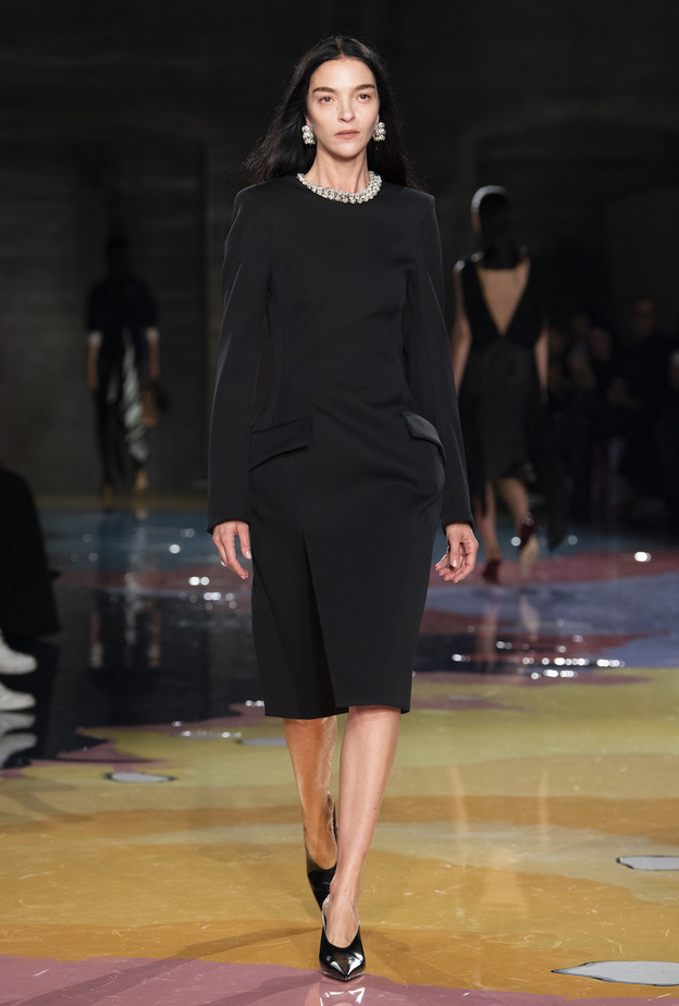 وفّري نقودك واستيعري هذه القطع الكلاسيكية من خزانة والدتك 