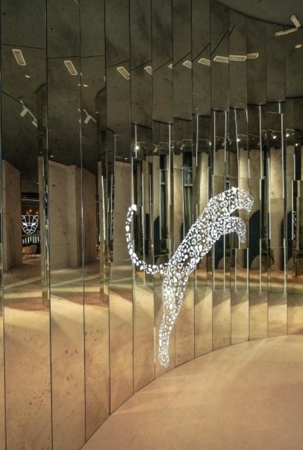 ’إنتو ذا وايلد‘ على خطى البانتير معرض فني منتقل لدار كارتييه