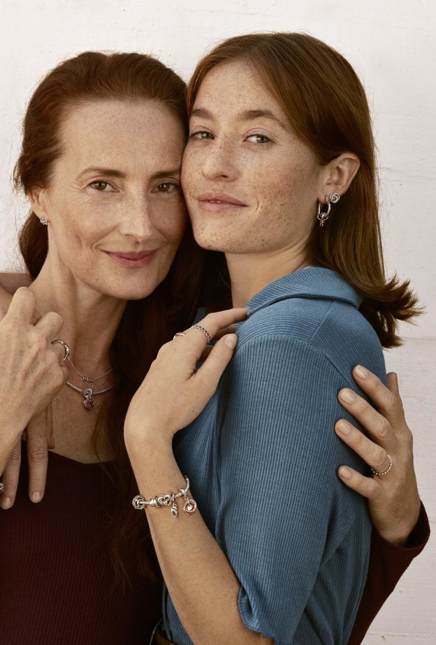 لكل من يحب مثل الأم