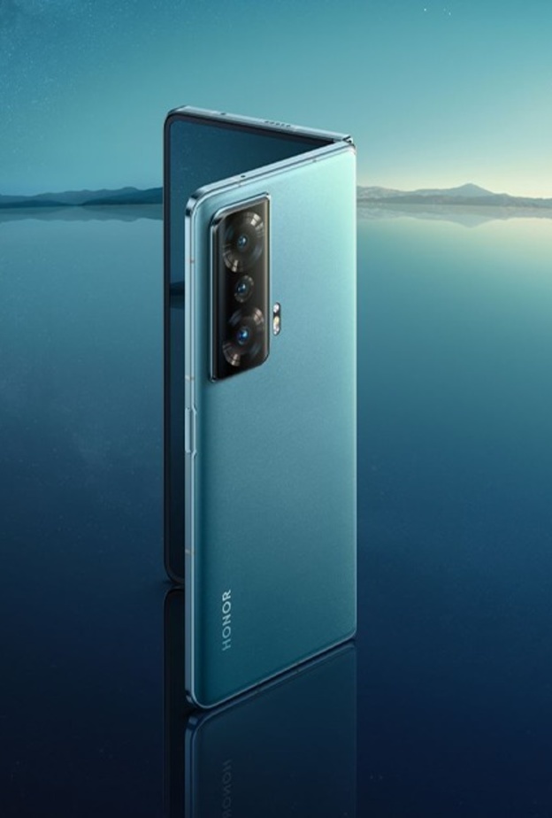 شركة HONOR تُقدم أحدث هواتفها القابلة للطي HONOR Magic Vs في مؤتمر MWC لعام 2023