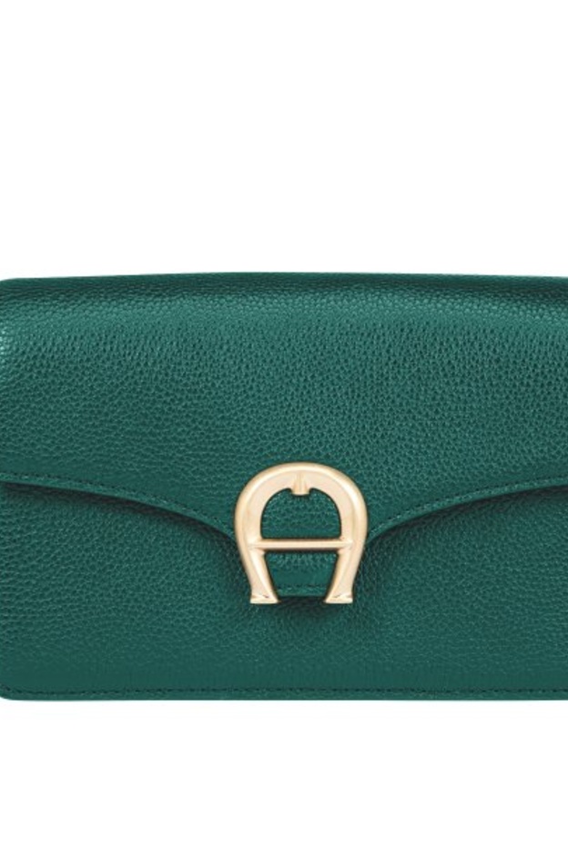 "آغنر" تطلق لونًا حصريًا بمنطقة الشرق الأوسط من مجموعة الحقائب لموسم ربيع/صيف 2023