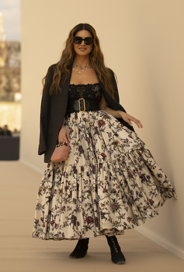 كل ما عليك معرفته عن التنورة الماكسي وأسرار تنسيقها هذا الربيع