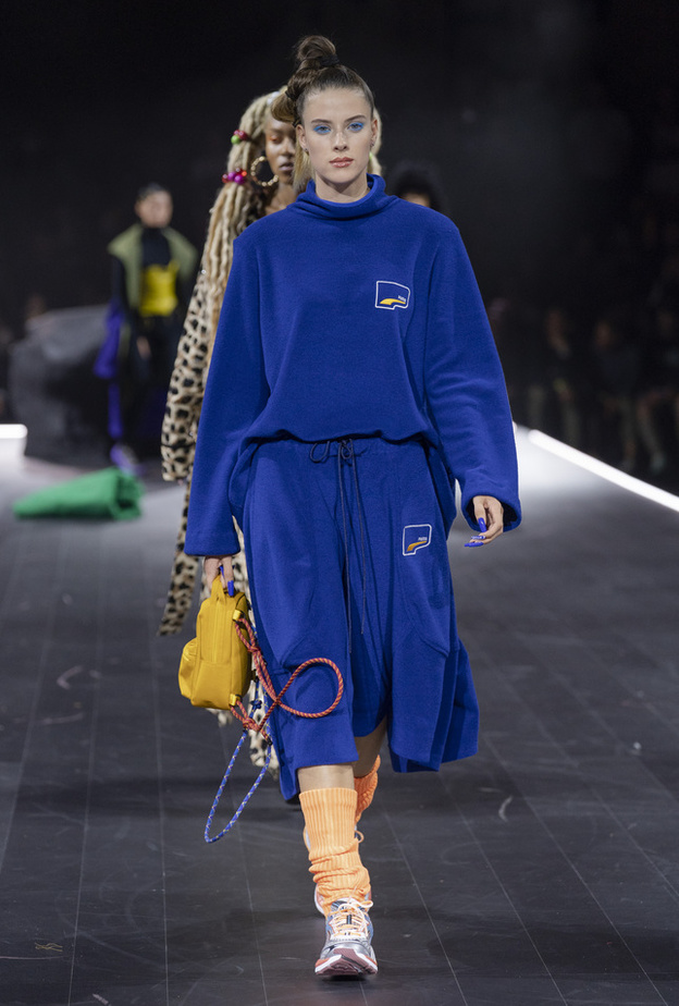 طقم كاجوال باللّون الأزرق النيلي من Puma