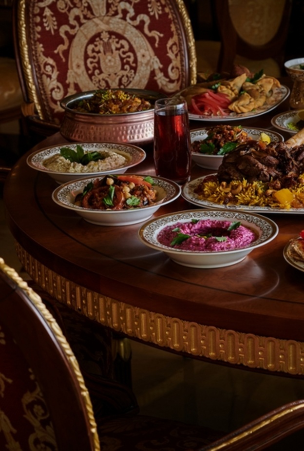 رافلز النخلة دبي يقدم مجموعة من التجارب الفاخرة احتفاءً بشهر رمضان المبارك