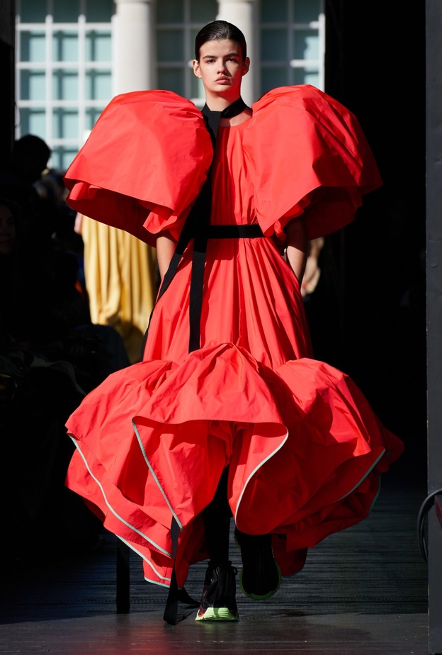 صيحات ربيع وصيف 2023... دراما تاريخية COSTUME DRAMA  