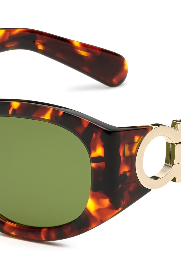 علامة فيراجامو "FERRAGAMO" تقدم موديلات النظارات الشمسية الجديدة