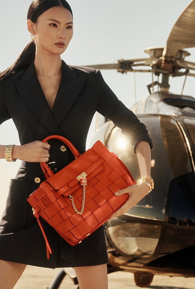 LA LUXE: الحملة الإعلانية الجديدة لربيع 2023 لمجموعات MICHAEL Michael Kors و Michael Kors Mens 