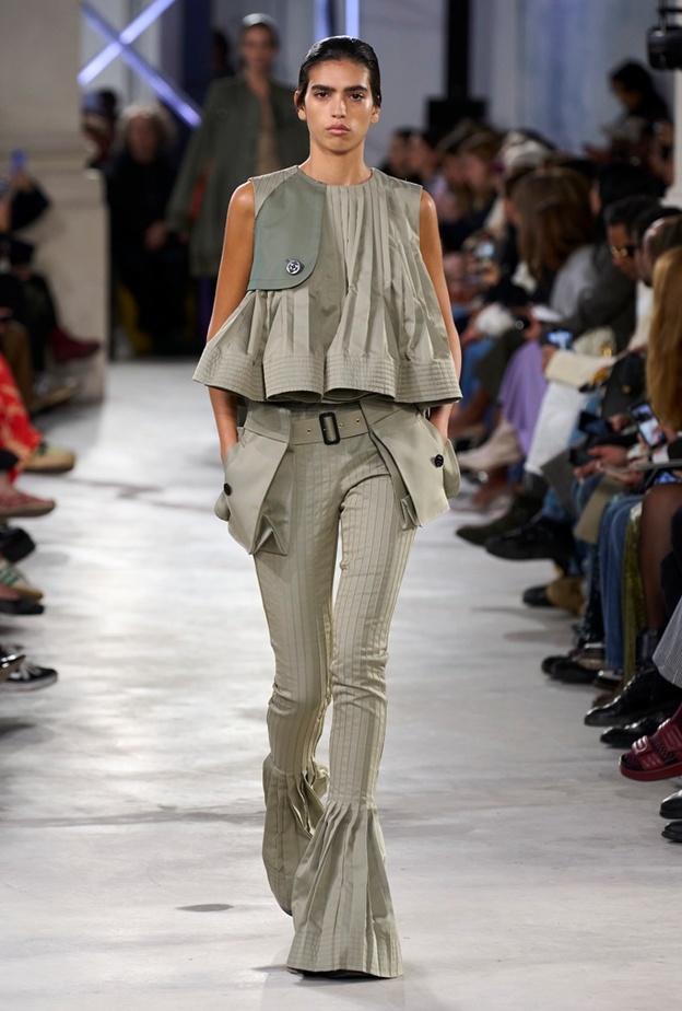  سراويل عصرية لموسم ربيع وصيف 2023