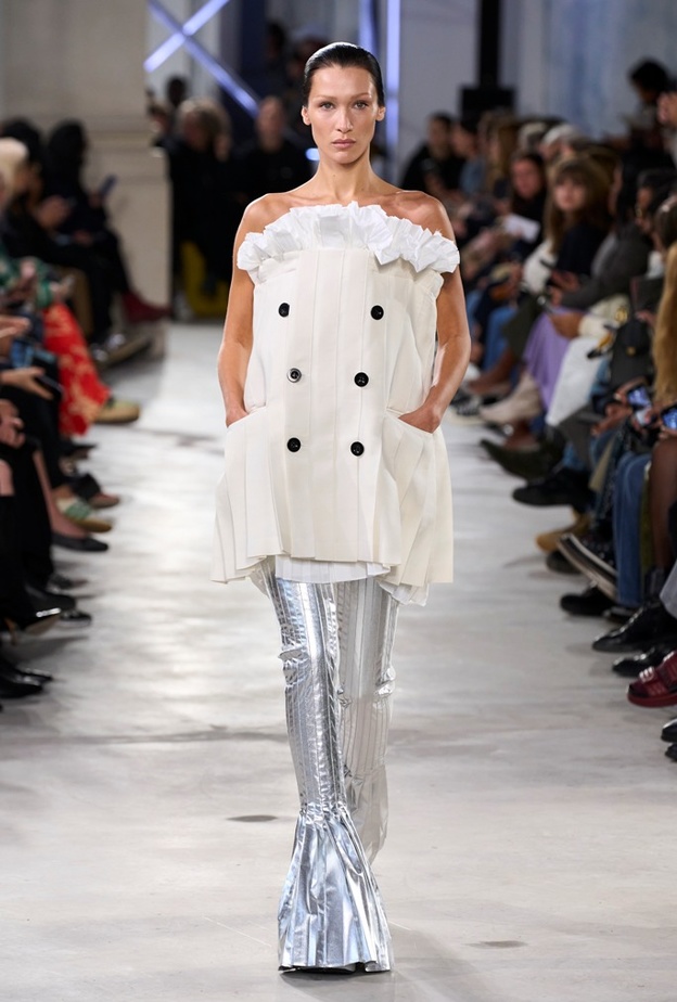 7 مجموعات غزت بأجواء الفضاء الخارجي عروض ربيع وصيف 2023