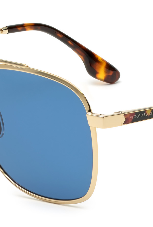 علامة "VICTORIA BECKHAM" نقدم النظارات الشمسية لربيع وصيف 2023