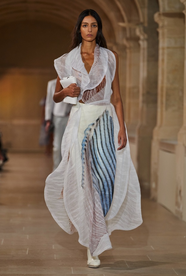 موجة جديدة تجتاح موسم ربيع 2023... رسوم ونقوش BLURRED VISION 