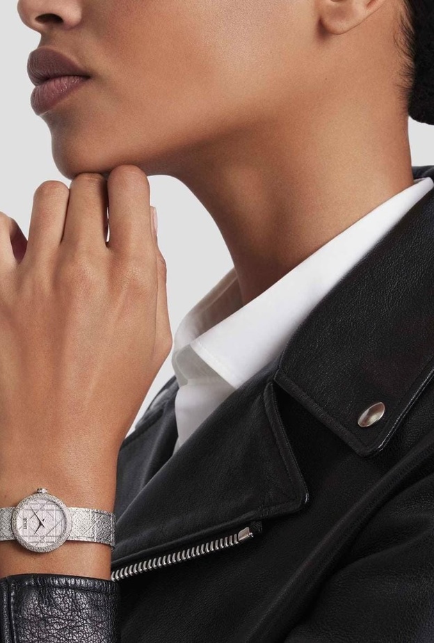 ساعة "لا ديه دو ديور" La D de Dior 