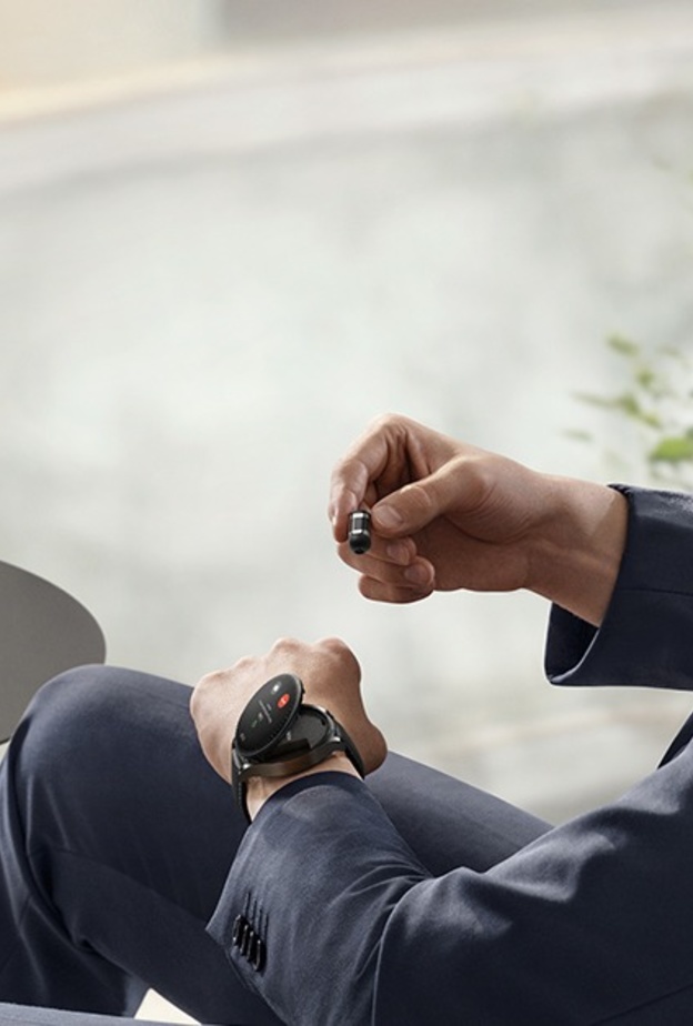 إطلاق ساعة HUAWEI WATCH Buds في الإمارات