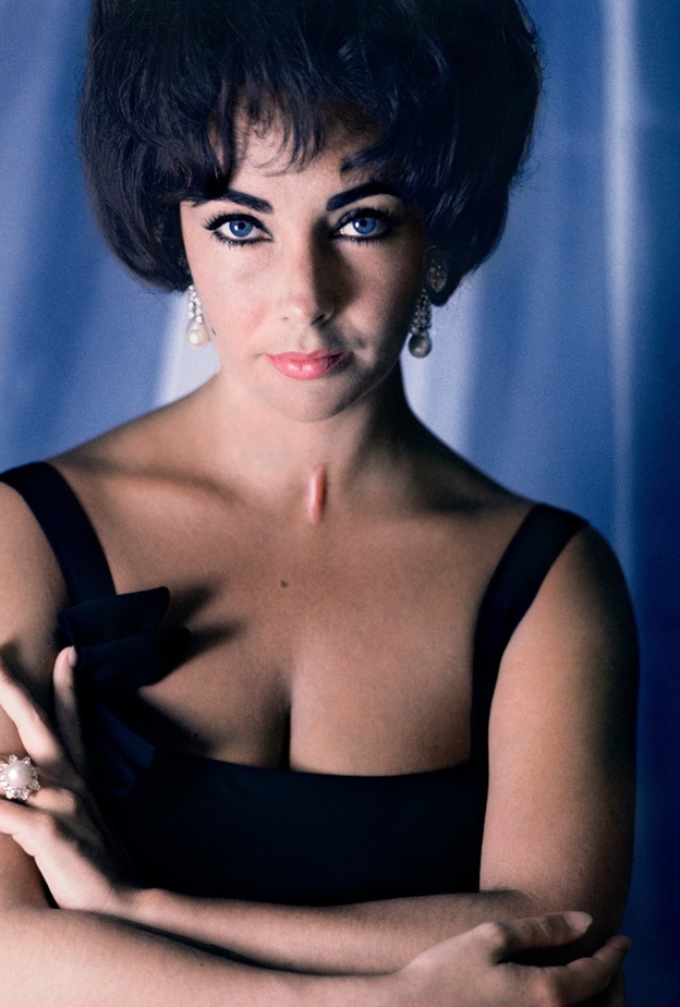 ما هو الدور الذي لعبته المجوهرات في قصة حب إليزابيث تايلور Elizabeth Taylor وريتشارد بيرتون؟