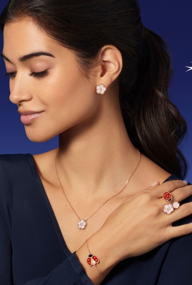 رسالة محبة ووئام في رمضان فان كليف أند آربلز ترسل رسالة فرح من خلال شراكات فنية