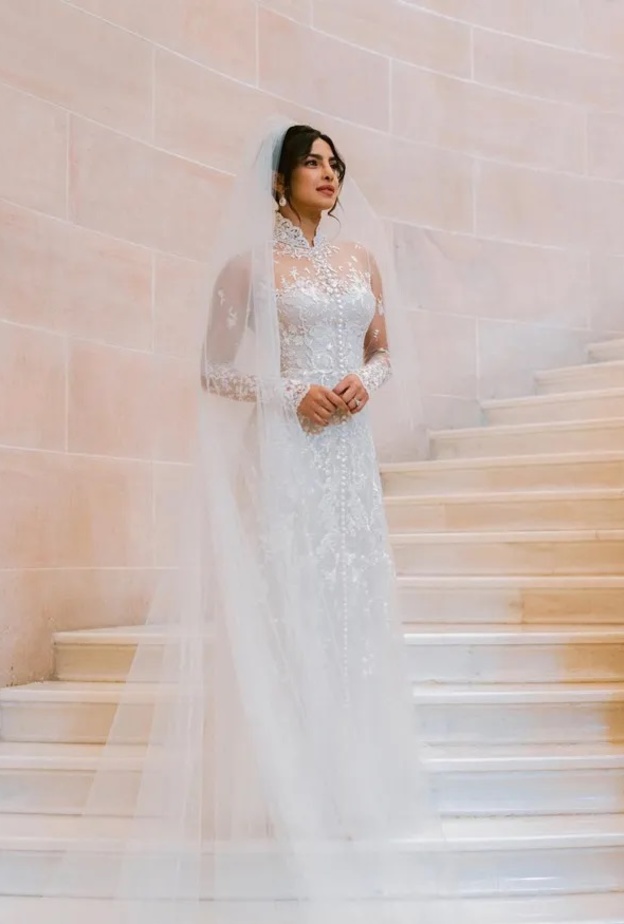 عرائس ارتدين فساتين زفاف أيقونية خلدها التاريخ!