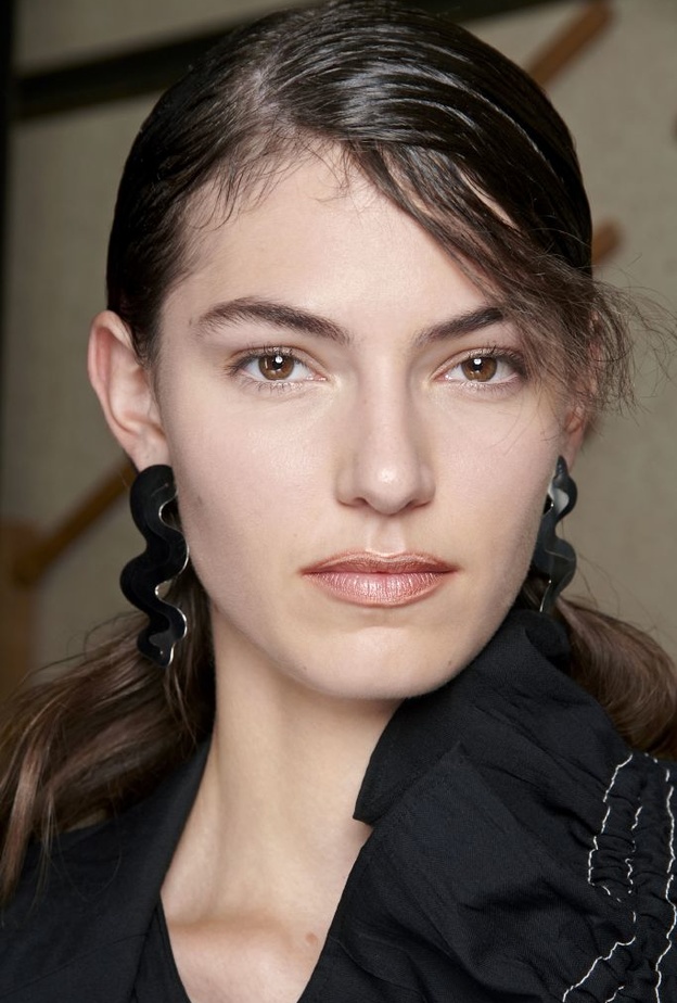 في شهر مارس ..إليك نصائحنا للتخلص من جفاف بشرتك واستعادة مرونتها