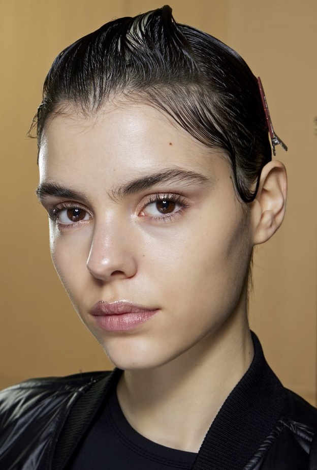 نصائح لتطويل الرموش القصيرة والسيروم الأفضل لتسريع نموها