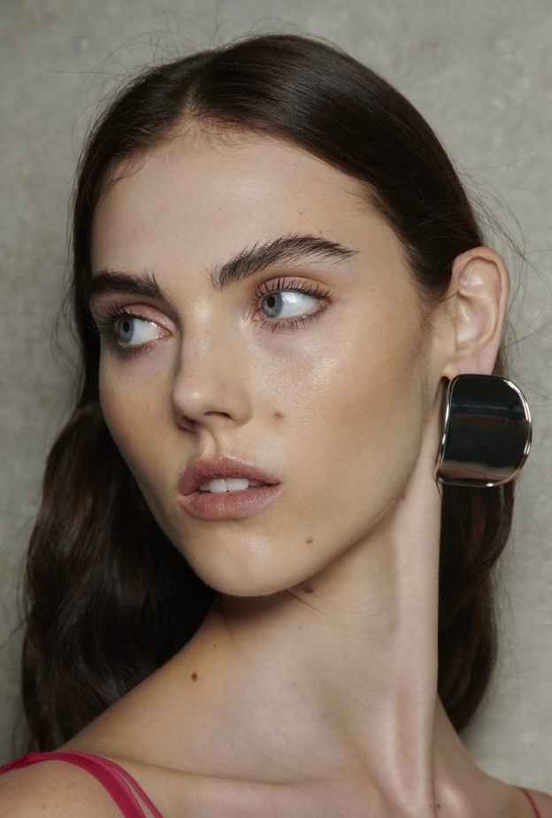 تخلصي من شامات الجسم والوجه بطرق تجميلية سريعة