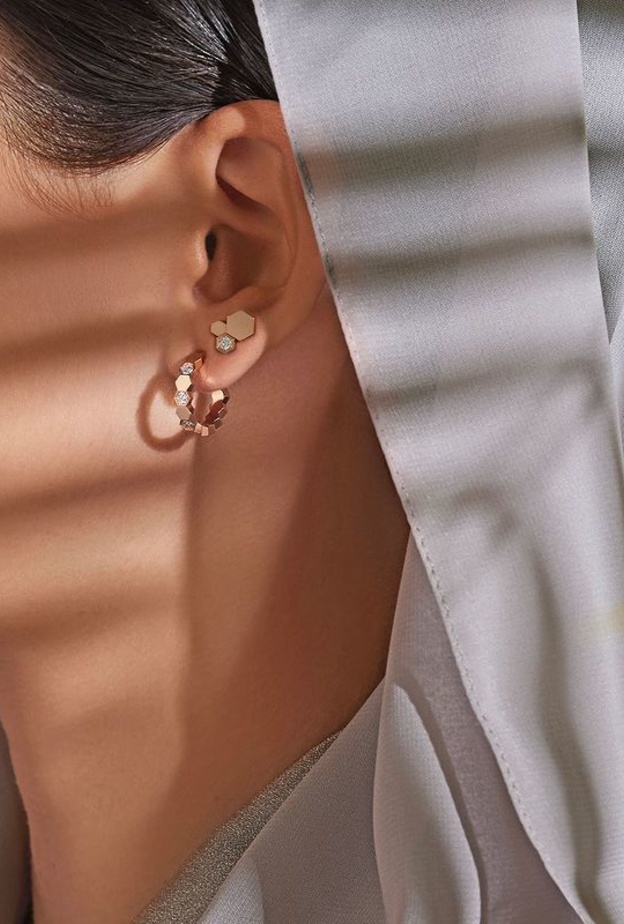 موديلات أقراط hoops صغيرة مثالية لأناقة ناعمة في رمضان