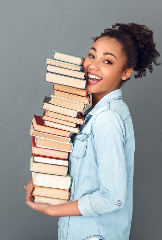 المطالعة تقوي مهارات التفكير التحليلي للمرأة