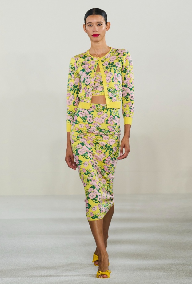 7 منصات سطع فيها اللون الأصفر لموسم ربيع وصيف 2023