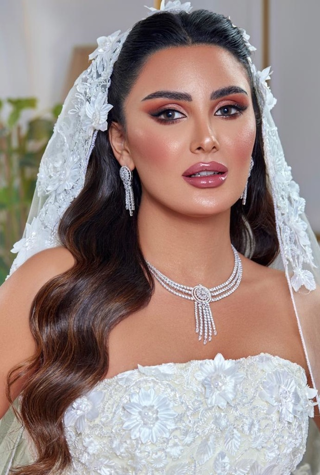 تسريحة عروس من مصففه الشعر منال العبود