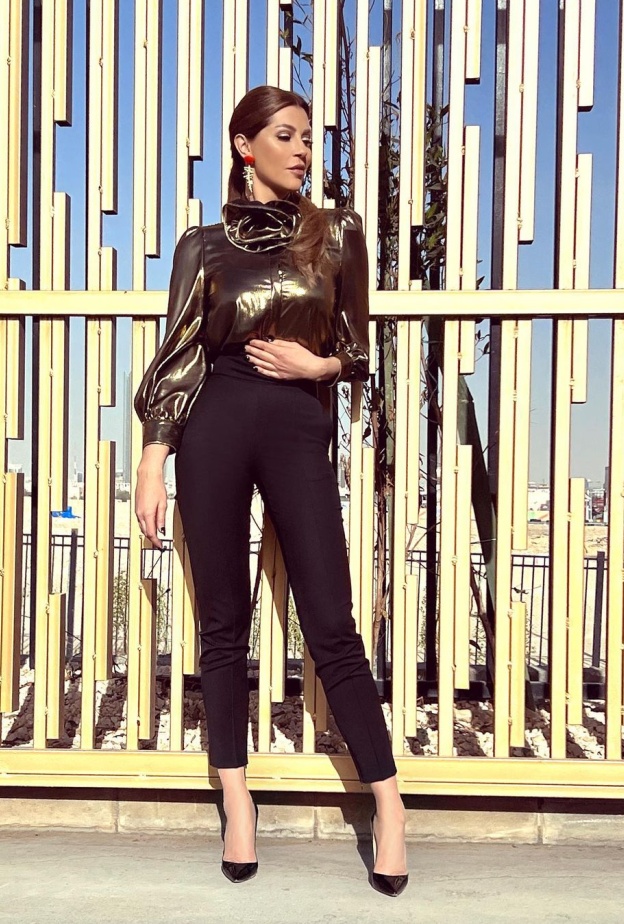 إطلالات عصرية لكارلا حداد في برنامج "رامز نيفر آند"