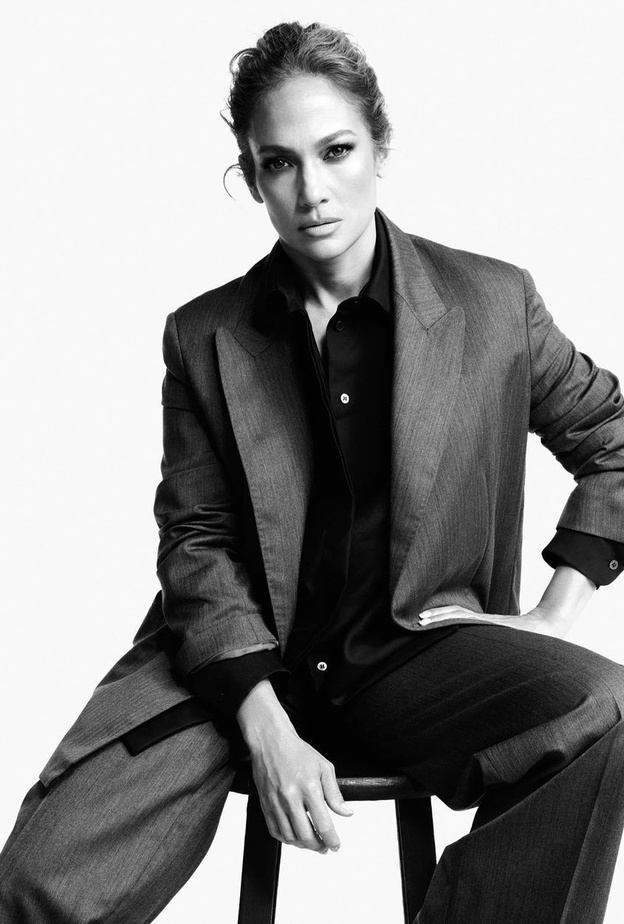 هل على النساء ارتداء ملابس ذكورية ليثبتن أنفسهن في بعض المجالات والمهن؟