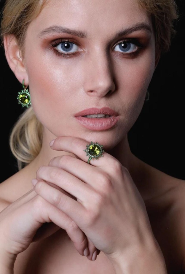 خاتم Tsarina Apple Flake من Nadine Aysoy Fine Jewellery