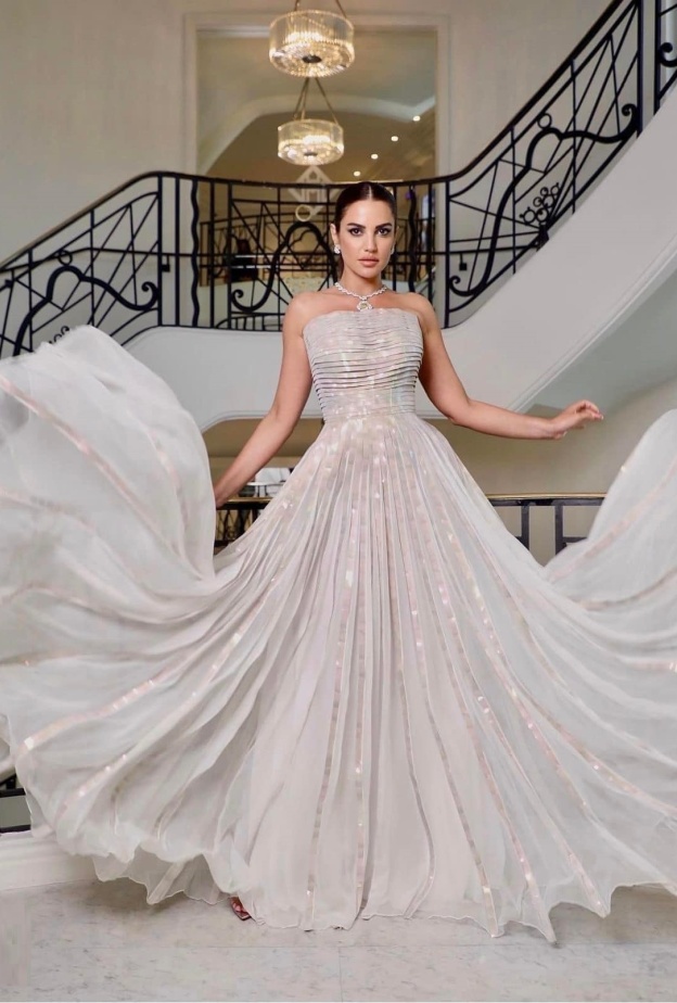 درة زروق بفستان باللون الابيض 