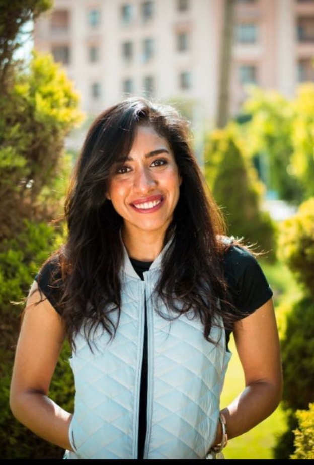 دكتورة وعد أمين طبيبة أسنان درست علم التغذية وتخصصت فيه