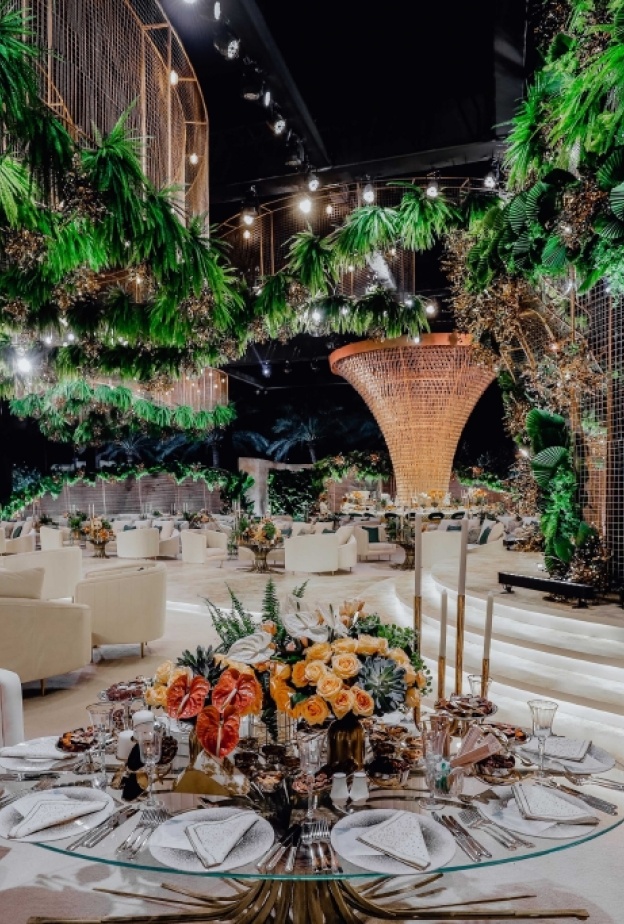 زهور بالورد البرتقالي لحفلات الزفاف