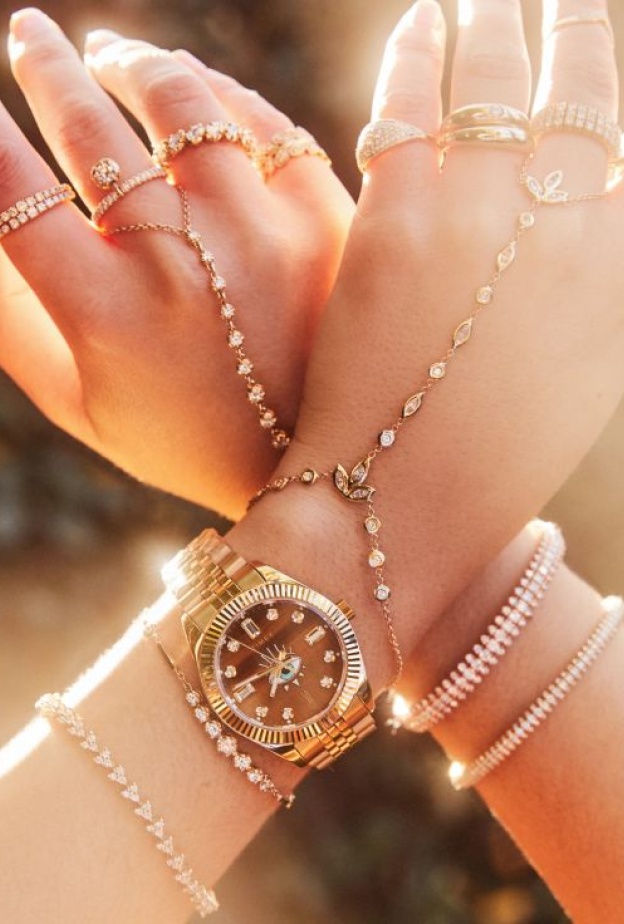 ساعة من مجموعة  Timex x  لجاكي عايش Jacquie Aiche