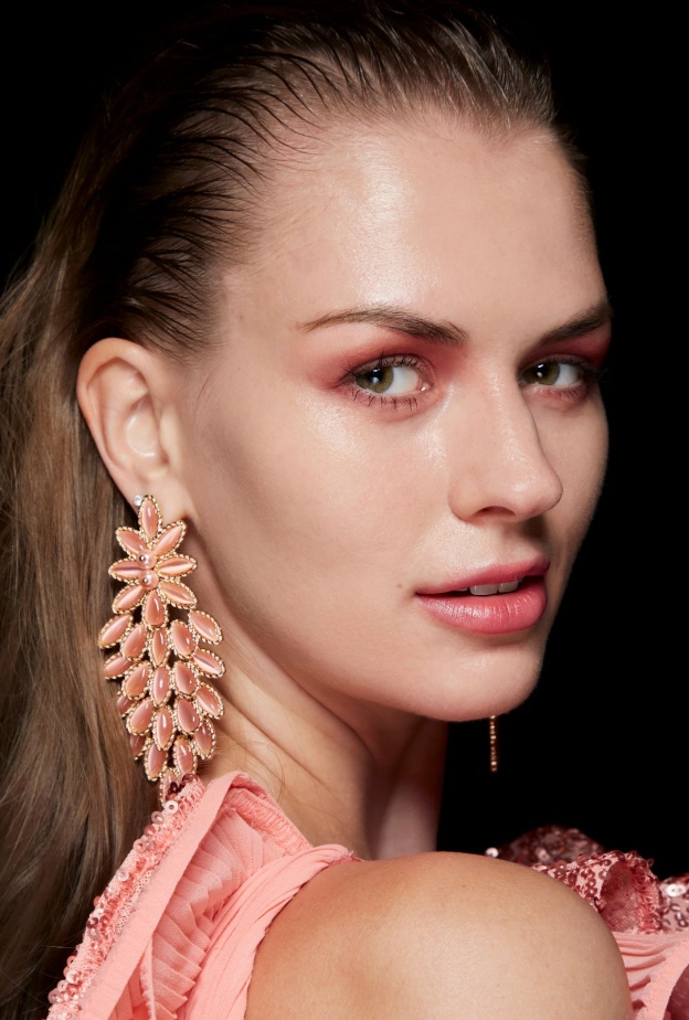 رسمات مكياج وردي بأساليب مختلفة لإطلالة مبهجة خلال أيام عيد الفطر