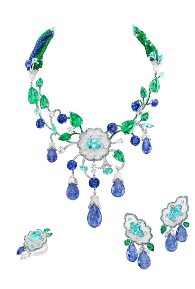 طقم مرصّع بالياقوت والبارايبا والزمرّد اليشم الأبيض والماس