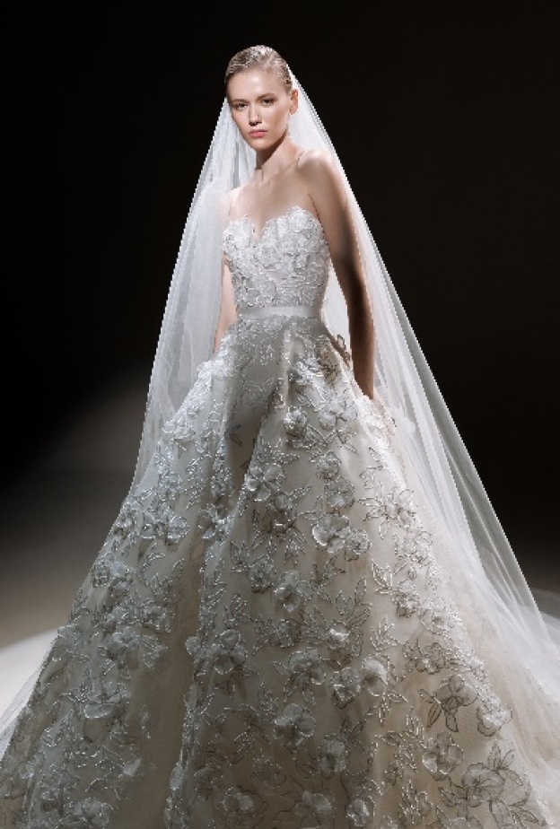 عمالقة الموضة اللبنانيون يطلقون اتجاهات فساتين زفاف ربيع 2024