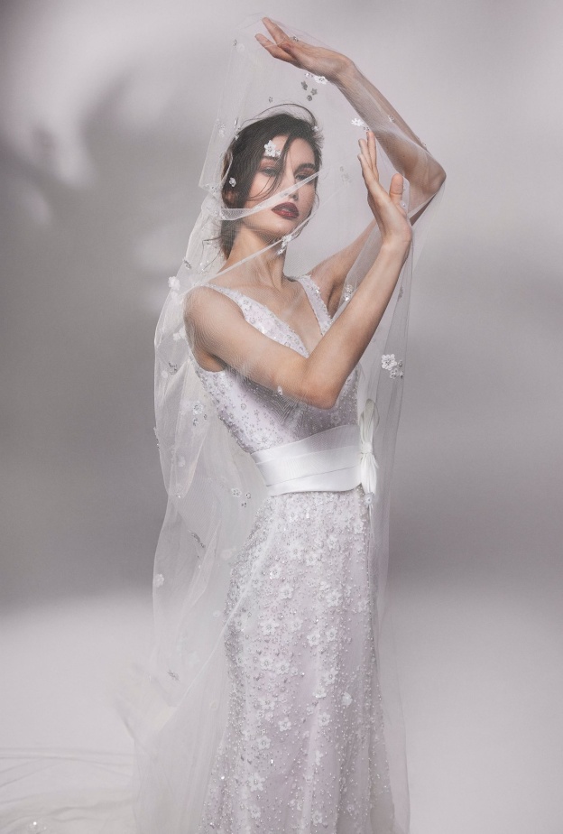 فستان زفاف للمصمم رامي العلي من أسبوع نيويورك العرائسي